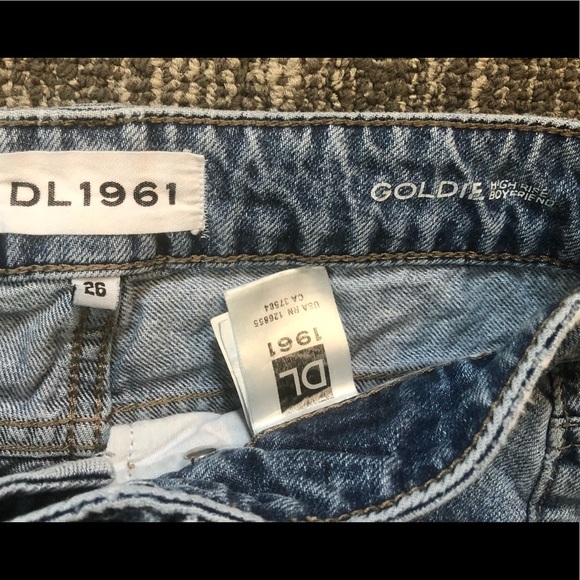 DL1961 Hi Rise Boyfriend Goldie Shredded Destroyed to Perfection Ankle Jeans 26 - Picture 4 of 7